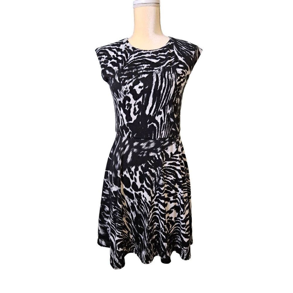 Love Ady, black and light gray printed, cap sleeve dress. Size L. NWT.